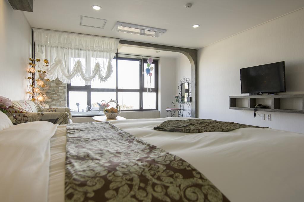 Famille Spa Resort Jeju Room photo